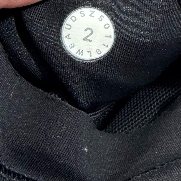 Lululemon In Movement Crop Legging 19 Inch Black Size 2 - Picture 6 of 6